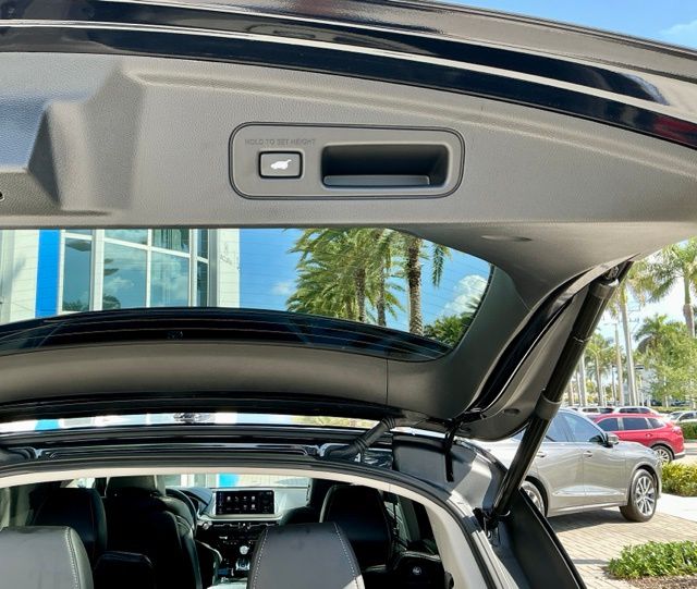 Certified Used 2025 Majestic Black Pearl Acura FWD Technology Package image 14