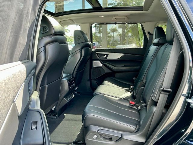 Certified Used 2025 Majestic Black Pearl Acura FWD Technology Package image 9