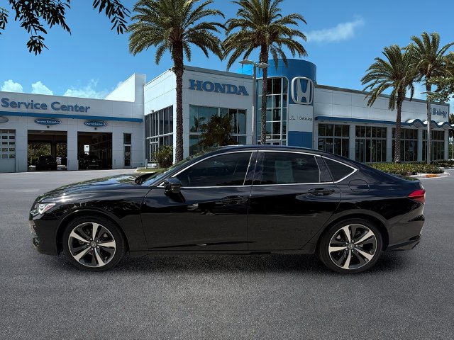 Certified Used 2025 Majestic Black Pearl Acura Technology Package image 5