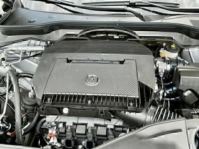 New 2026 Solar Silver Metallic Acura FWD image 7