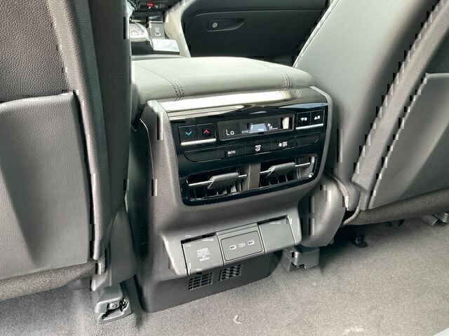 New 2026 Platinum White Pearl Acura FWD image 10