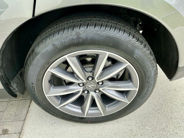 Certified Used 2023 Liquid Carbon Metallic Acura Technology Package image 15