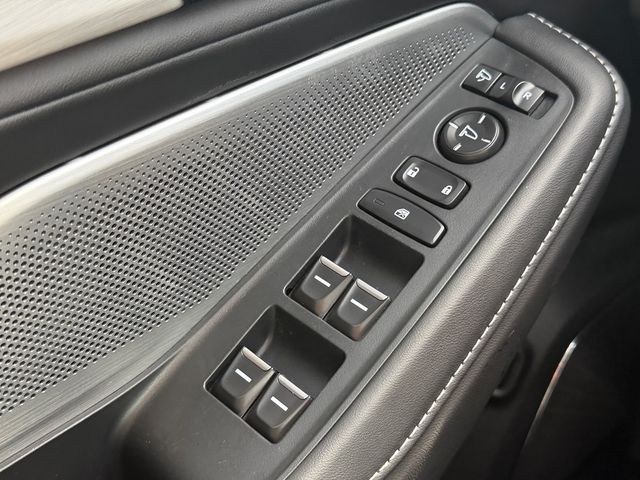 Certified Used 2025 Majestic Black Pearl Acura FWD Technology Package image 31