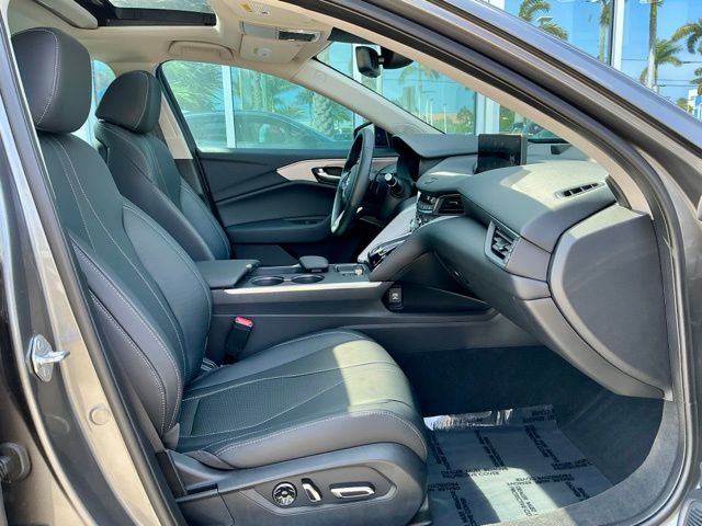 Certified Used 2025 Liquid Carbon Metallic Acura Technology Package image 14