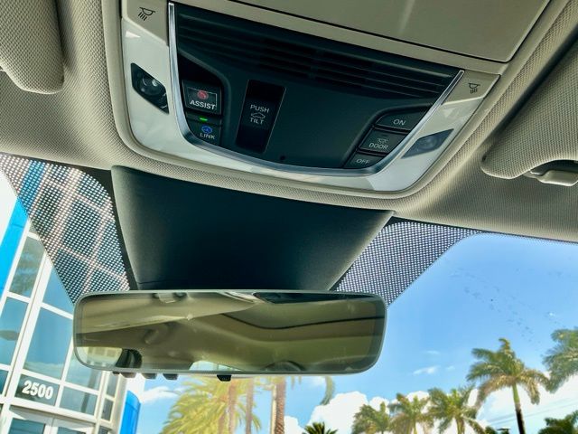 Certified Used 2025 Liquid Carbon Metallic Acura Technology Package image 40