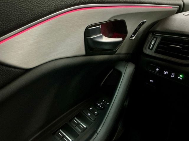 Certified Used 2025 Liquid Carbon Metallic Acura Technology Package image 19