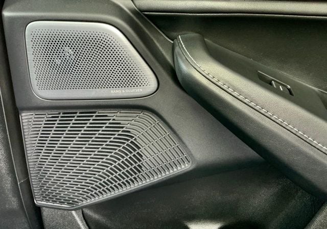 Certified Used 2025 Majestic Black Pearl Acura FWD Technology Package image 11