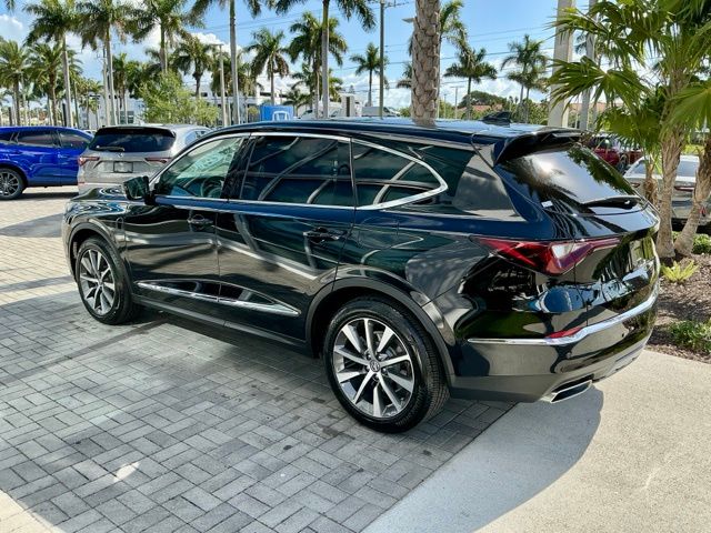 Certified Used 2025 Majestic Black Pearl Acura FWD Technology Package image 4