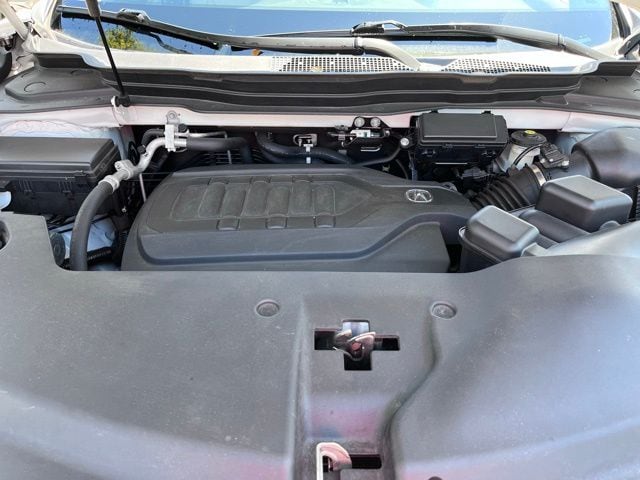 Used 2018 White Diamond Pearl Acura V6 SH-AWD with Technology Package image 4