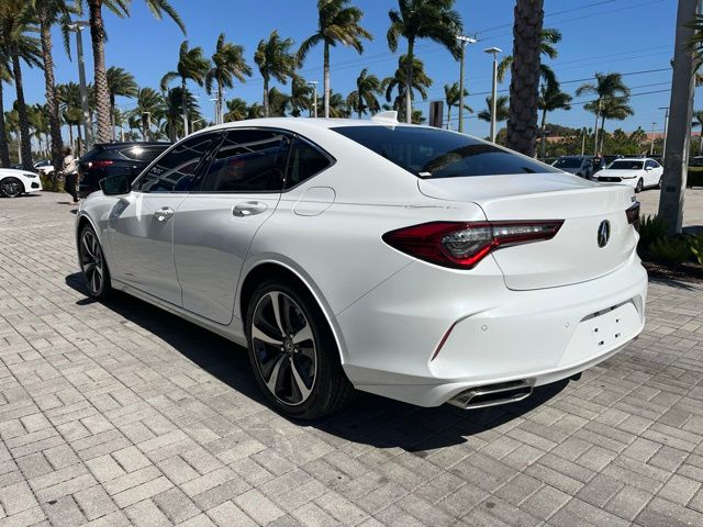 Certified Used 2025 Platinum White Pearl Acura Technology Package image 4