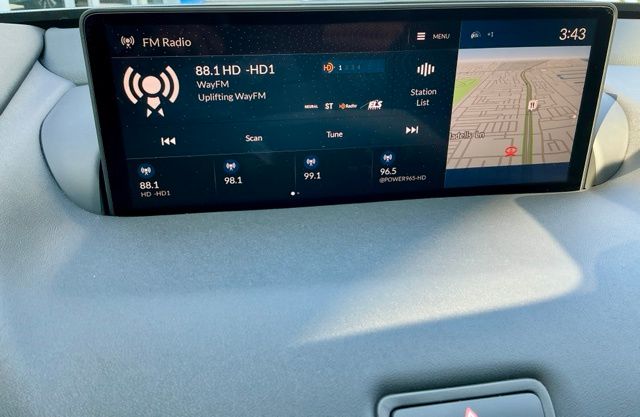 Certified Used 2025 Liquid Carbon Metallic Acura Technology Package image 28