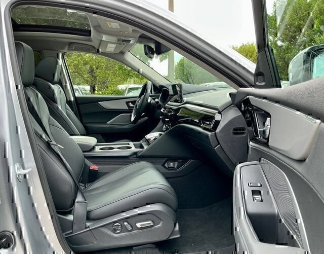 New 2026 Solar Silver Metallic Acura FWD image 14