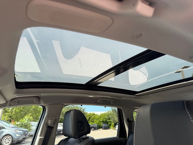 Certified Used 2025 Majestic Black Pearl Acura FWD Technology Package image 26