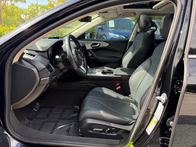 Certified Used 2025 Majestic Black Pearl Acura Technology Package image 11