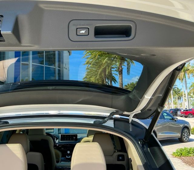 Certified Used 2023 Platinum White Pearl Acura SH-AWD image 13