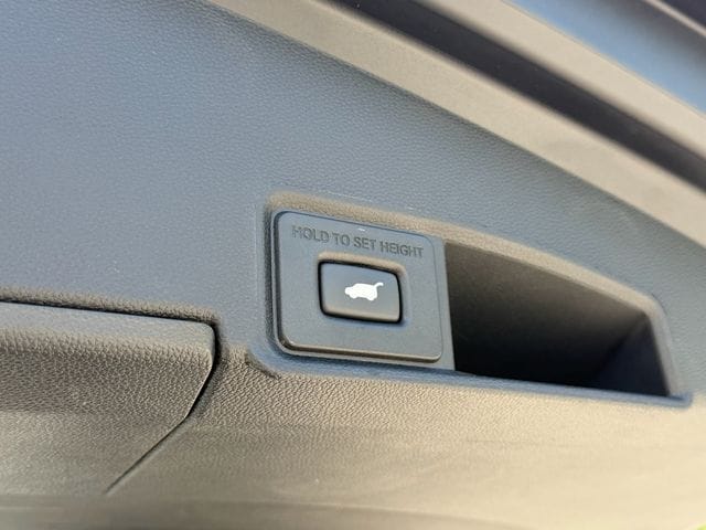 Used 2025 Platinum White Pearl Acura Technology Package image 17