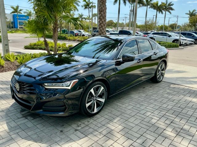 Certified Used 2025 Majestic Black Pearl Acura Technology Package image 3