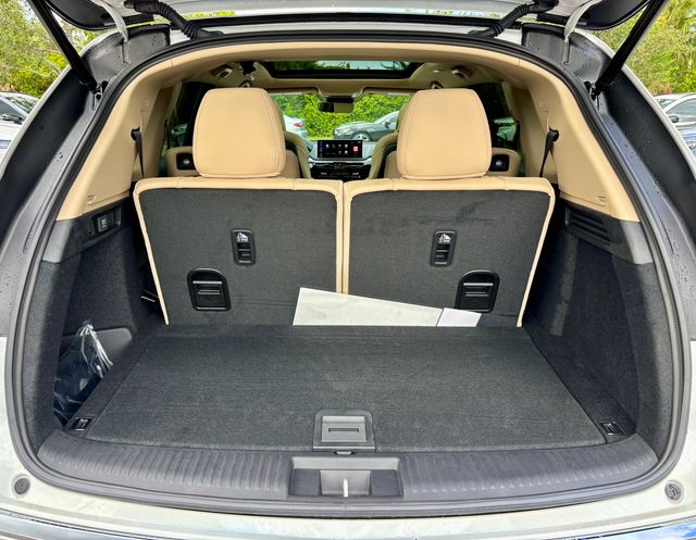 New 2026 Platinum White Pearl Acura SH-AWD image 25