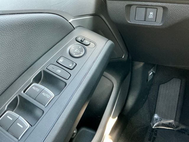 Certified Used 2024 Majestic Black Pearl Acura  image 18