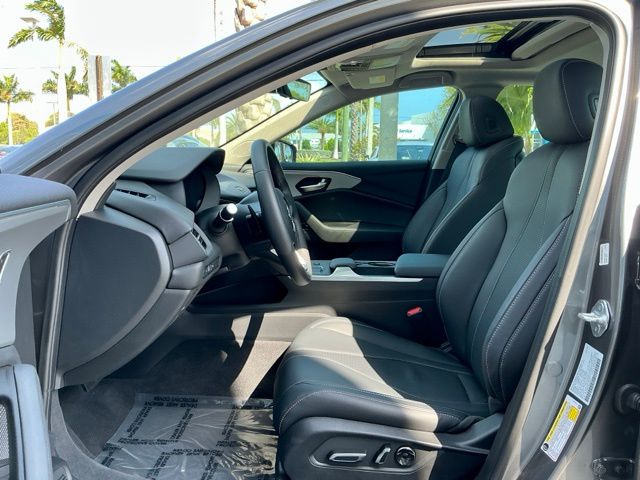 Certified Used 2025 Liquid Carbon Metallic Acura Technology Package image 8