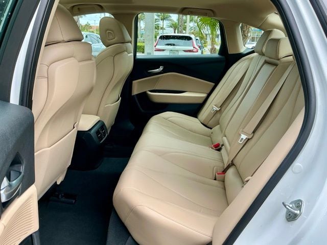 Used 2023 Platinum White Pearl Acura  image 9