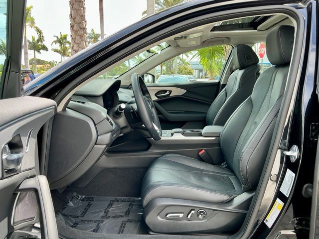 Used 2023 Majestic Black Pearl Acura Technology Package image 8