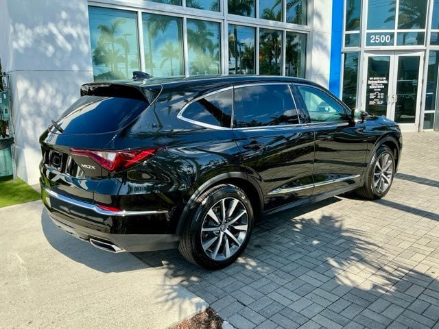 Certified Used 2025 Majestic Black Pearl Acura FWD Technology Package image 6