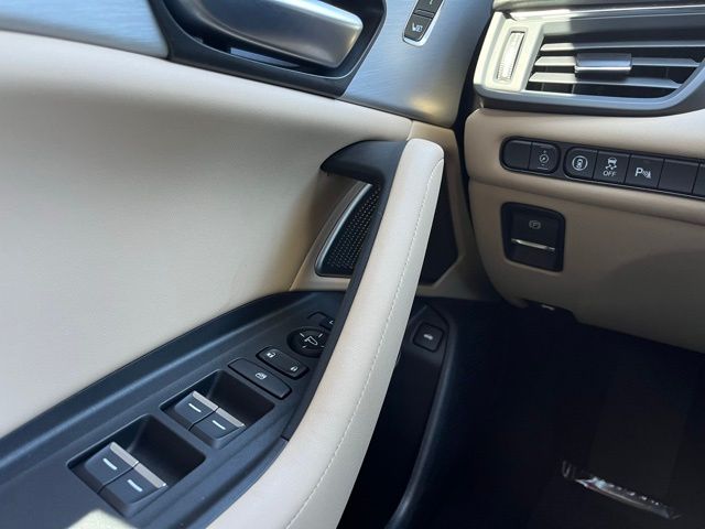 Certified Used 2025 Platinum White Pearl Acura Technology Package image 18