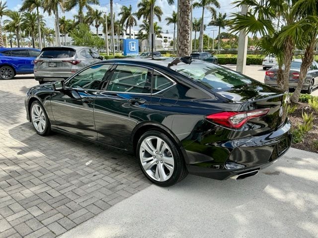 Used 2023 Majestic Black Pearl Acura Technology Package image 4