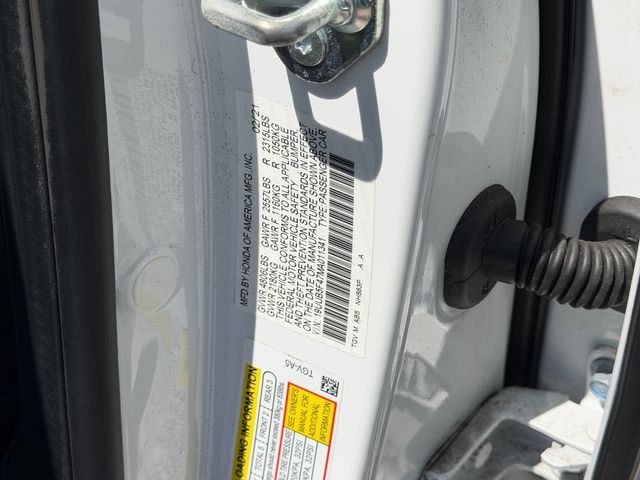 Certified Used 2021 Platinum White Pearl Acura Technology Package image 12