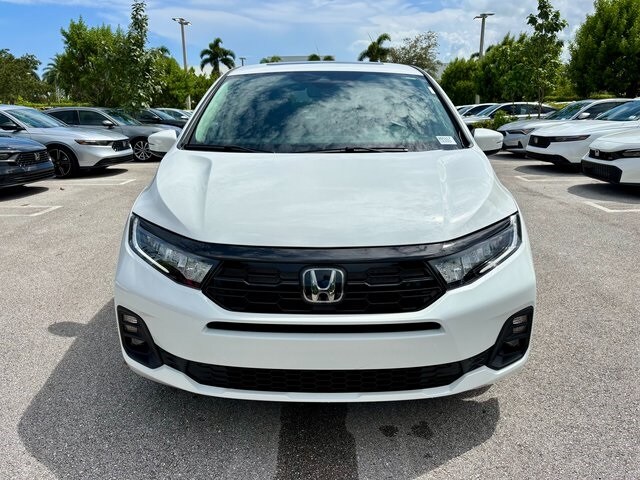 2026 Honda Odyssey Touring photo 2