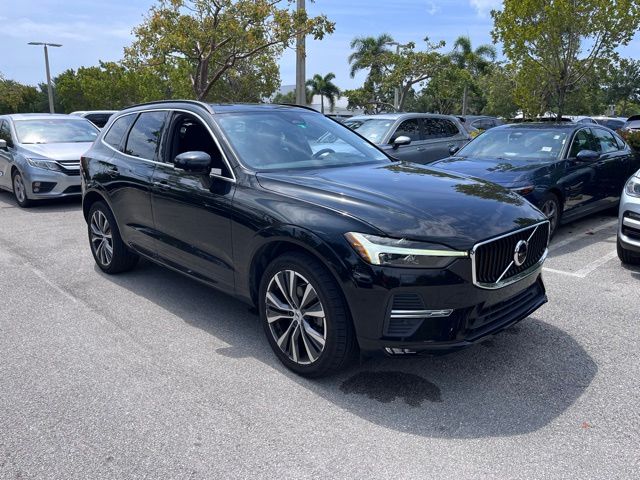 2022 Volvo XC60 B5 Momentum FWD's photo