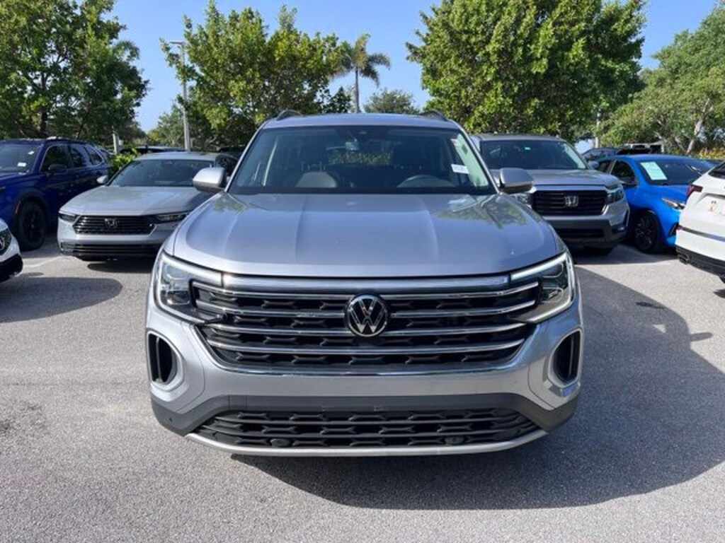 Used 2024 Volkswagen Atlas 2.0T SE w/Technology SUV