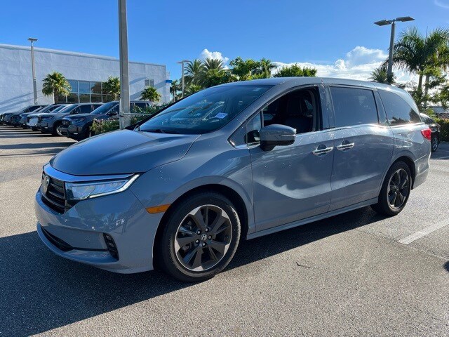 2023 Honda Odyssey Elite photo 2