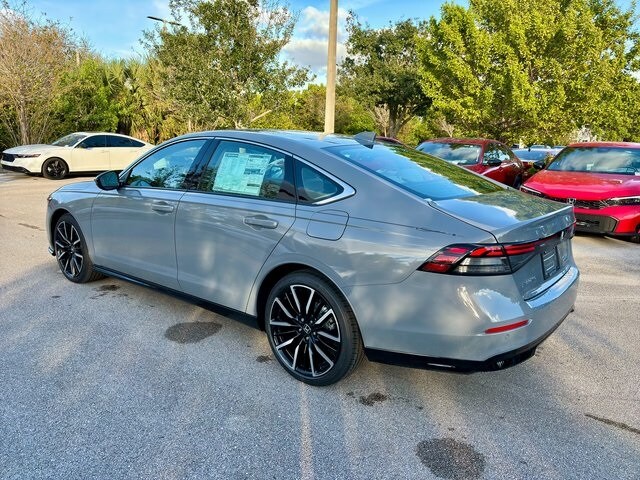 2025 Honda Accord Hybrid Touring photo 4