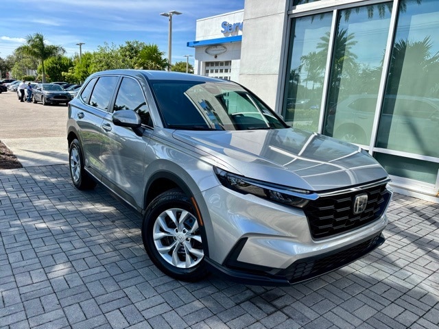 2023 Honda CR-V LX's photo