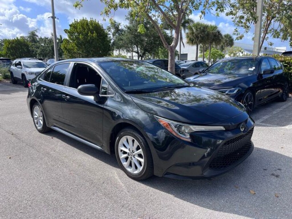 Used 2021 Toyota Corolla LE Sedan