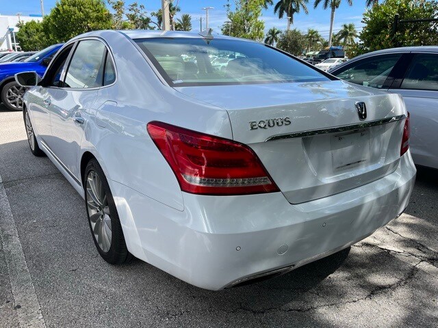 2016 Hyundai Equus Signature photo 2