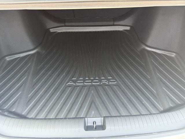 2025 Honda Accord SE - Photo 15