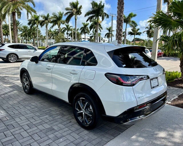 2025 Honda HR-V EX-L photo 2