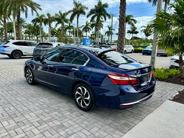 2016 Honda Accord EX-L photo 4