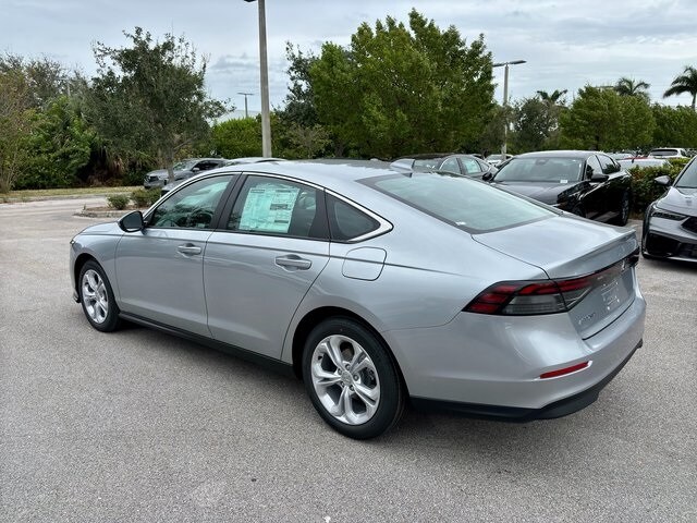 2025 Honda Accord LX photo 4