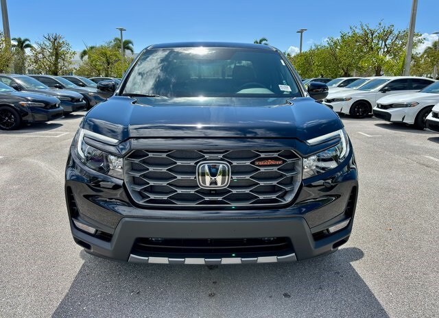 2025 Honda Ridgeline TrailSport photo 2