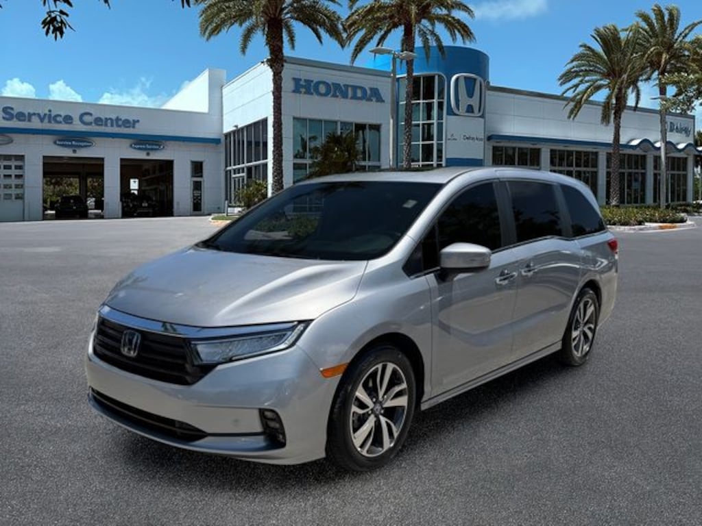 Used 2024 Honda Odyssey Touring Van
