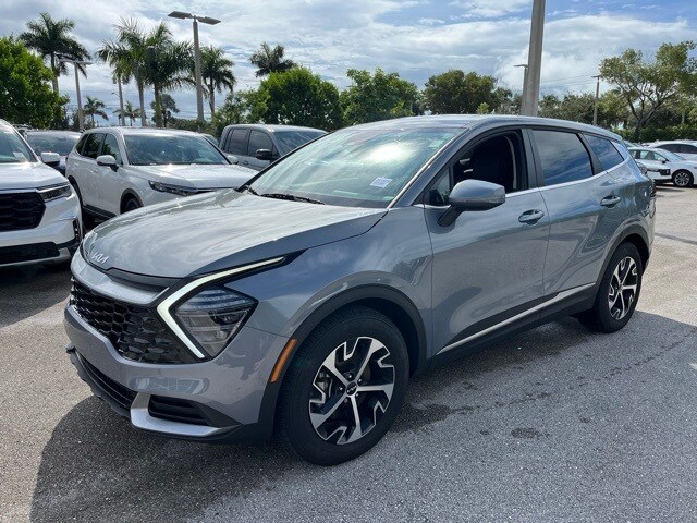 2025 Kia Sportage EX photo 2