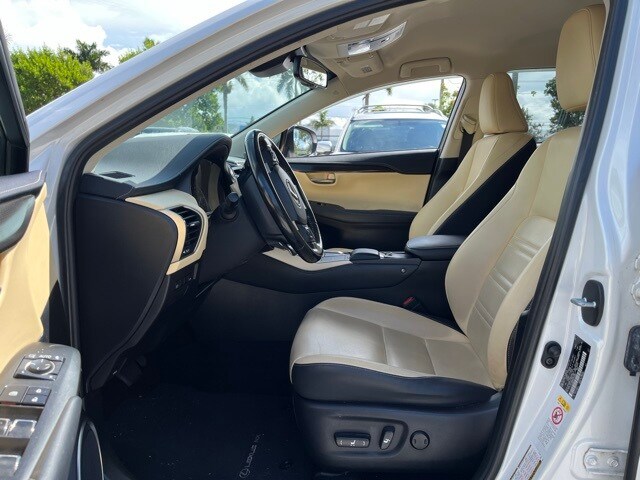 2019 Lexus NX 300 Luxury photo 3