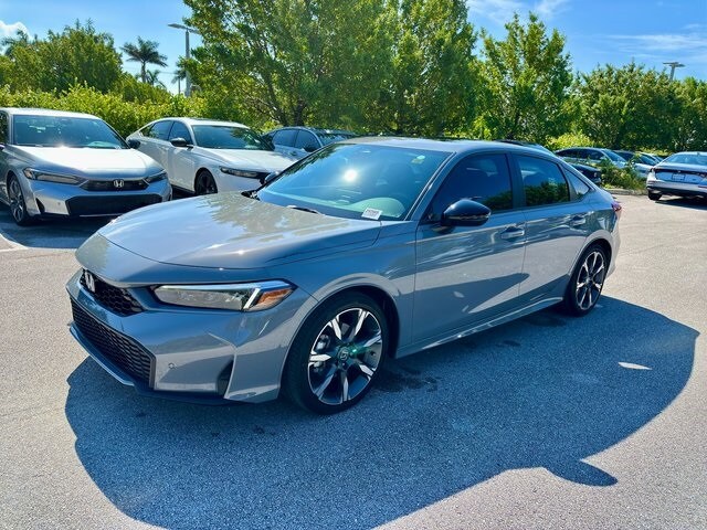 2025 Honda Civic Sport Touring Hybrid photo 3