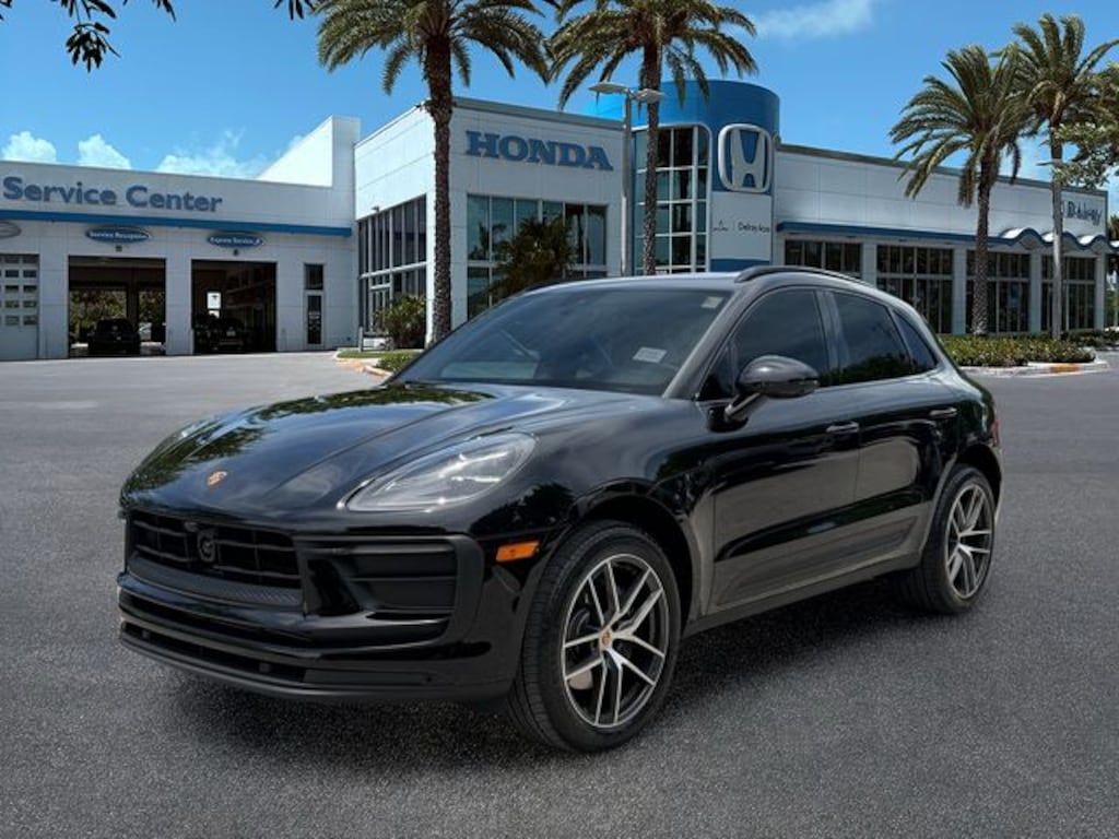 Used 2025 Porsche Macan T SUV