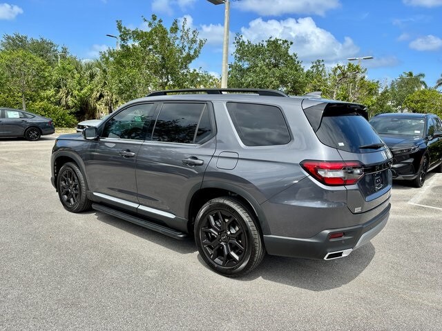 2025 Honda Pilot Touring photo 4