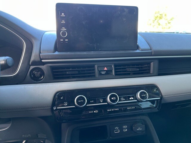 2023 Honda Pilot Touring photo 4